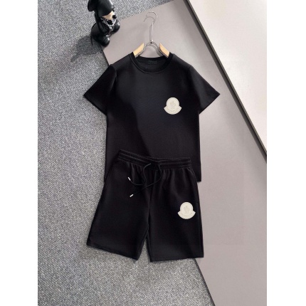 New Arrivals Moncler Short Tracksuits For Men in 205628