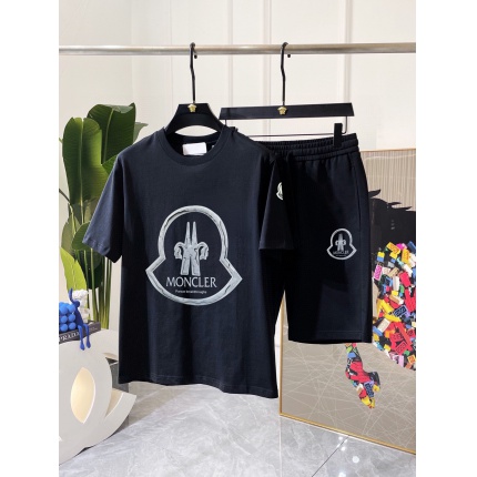 New Arrivals Moncler Short Tracksuits For Men in 205631