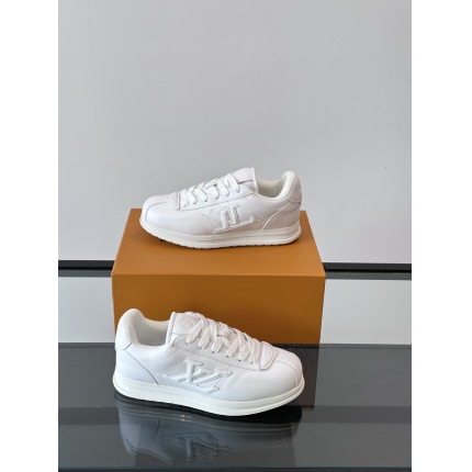 Louis Vuitton Sneakers For Men in 205699