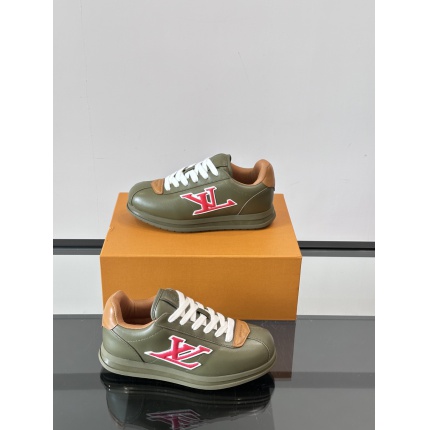 Louis Vuitton Sneakers For Men in 205702