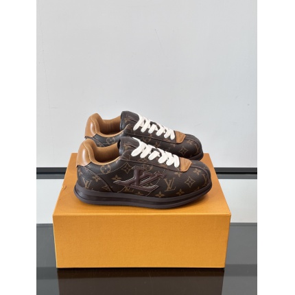 Louis Vuitton Sneakers For Men in 205708