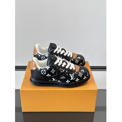 Louis Vuitton Sneakers For Men in 205711
