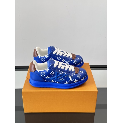 Louis Vuitton Sneakers For Men in 205712