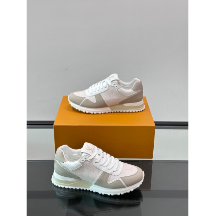 Louis Vuitton Sneakers For Men in 205728