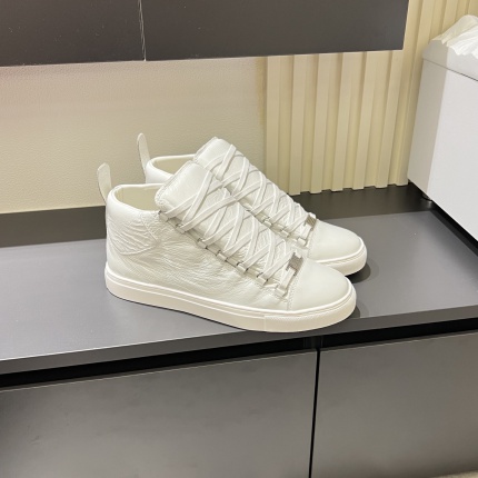 Balenciaga Sneakers For Men in 205755