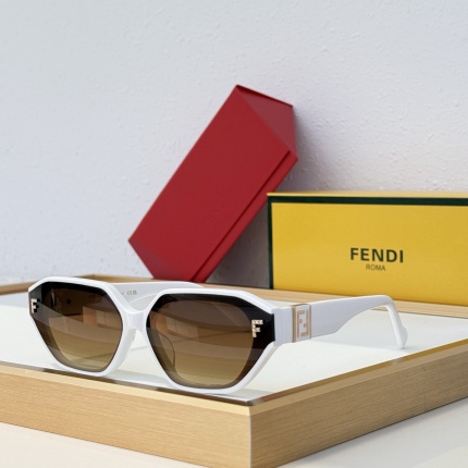 Fendi AAA quality Sunglasses in 205816