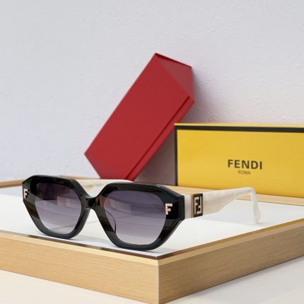 Fendi AAA quality Sunglasses in 205817