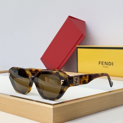 Fendi AAA quality Sunglasses in 205819