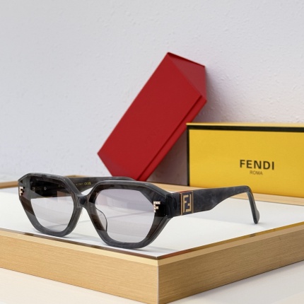 Fendi AAA quality Sunglasses in 205820