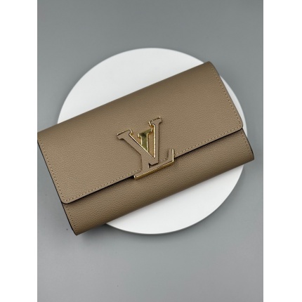 Louis Vuitton AAA Quality Wallets in 205950