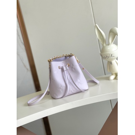 Louis Vuitton AAA Quality Handbags in 205970