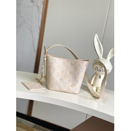 Louis Vuitton AAA Quality Handbags in 205971