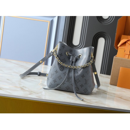 Louis Vuitton AAA Quality Handbags in 205983