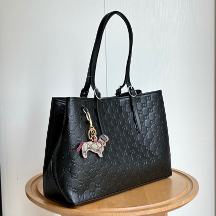 Gucci AAA Quality Handbags in 206046