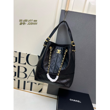 Chanel AAA quality Handbags in 206110