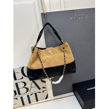 Chanel AAA quality Handbags in 206111