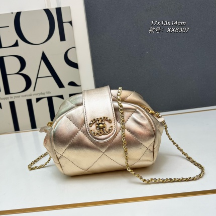 Chanel AAA quality Handbags in 206122