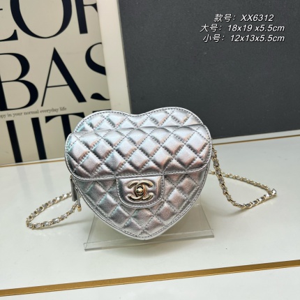 Chanel AAA quality Handbags in 206128