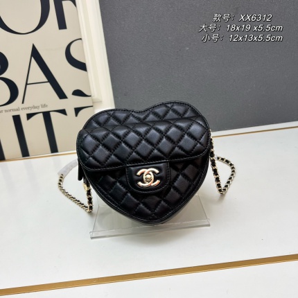 Chanel AAA quality Handbags in 206130