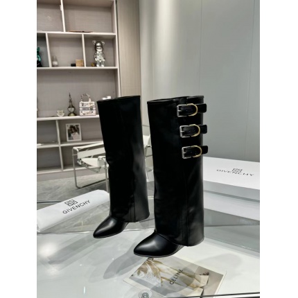 Givenchy Boots For Women in 206183