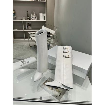 Givenchy Boots For Women in 206186