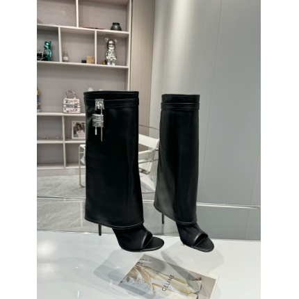 Givenchy Boots For Women in 206187