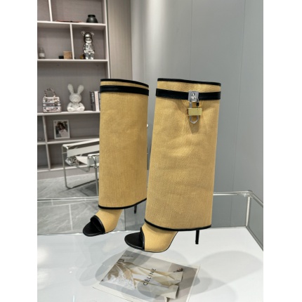 Givenchy Boots For Women in 206189