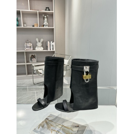 Givenchy Boots For Women in 206190