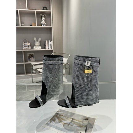 Givenchy Boots For Women in 206191