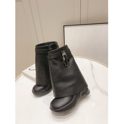 Givenchy Boots For Women in 206193