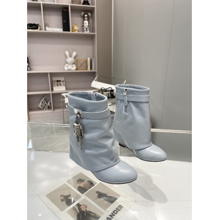 Givenchy Boots For Women in 206196