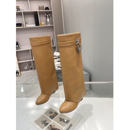 Givenchy Boots For Women in 206202