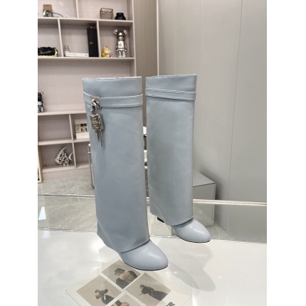Givenchy Boots For Women in 206204