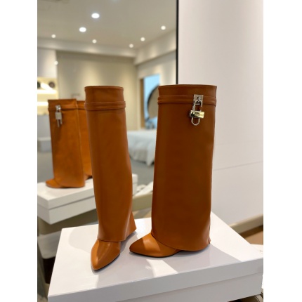 Givenchy Boots For Women in 206208