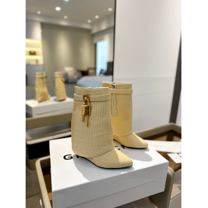 Givenchy Boots For Women in 206213