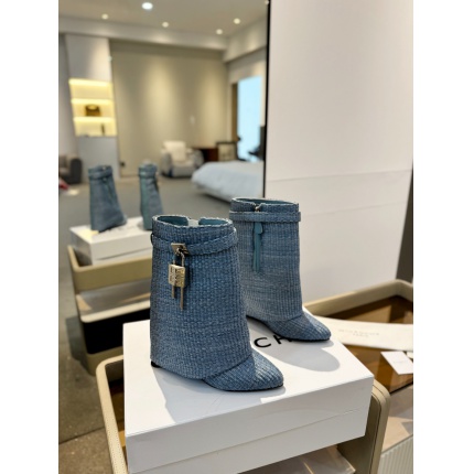 Givenchy Boots For Women in 206215