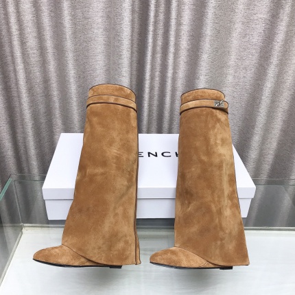 Givenchy Boots For Women in 206220