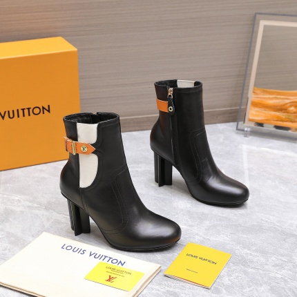 Louis Vuitton Boots For Women in 206327