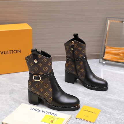 Louis Vuitton Boots For Women in 206331