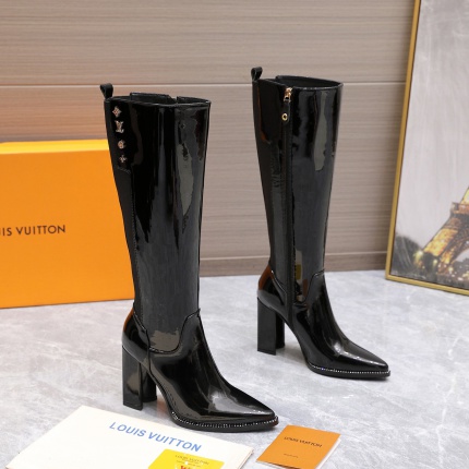 Louis Vuitton Boots For Women in 206332
