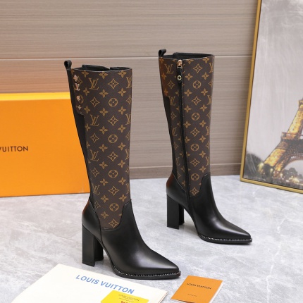 Louis Vuitton Boots For Women in 206333