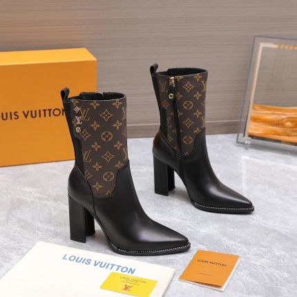 Louis Vuitton Boots For Women in 206336