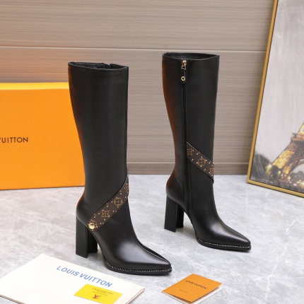 Louis Vuitton Boots For Women in 206339