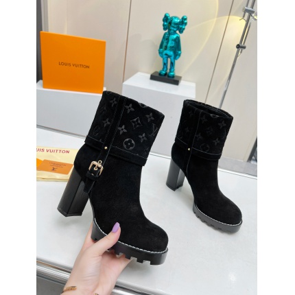 Louis Vuitton Boots For Women in 206342