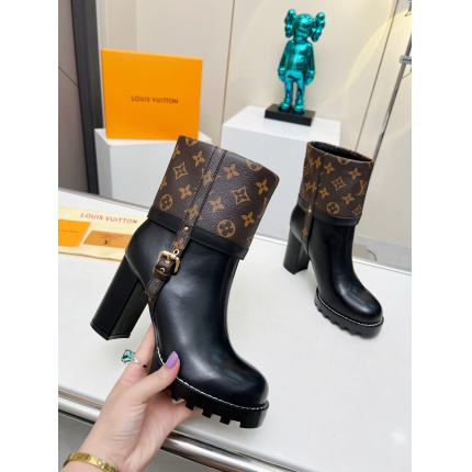 Louis Vuitton Boots For Women in 206343