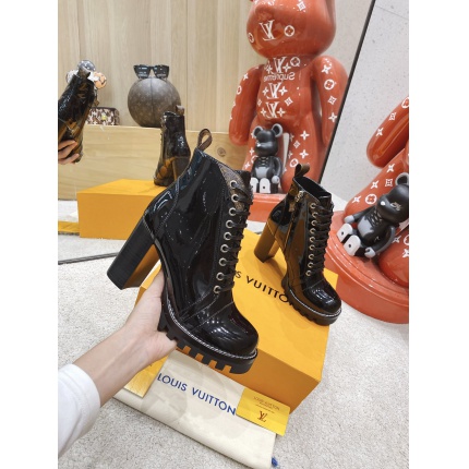 Louis Vuitton Boots For Women in 206346