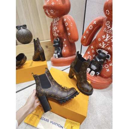 Louis Vuitton Boots For Women in 206348