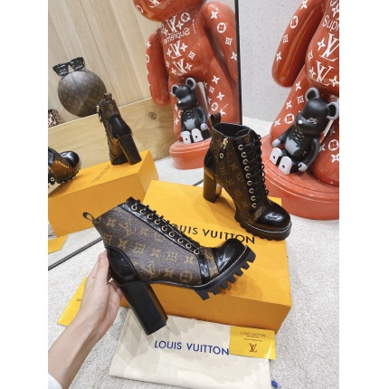Louis Vuitton Boots For Women in 206349