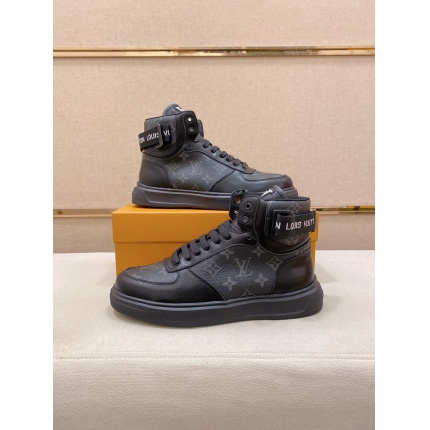 Louis Vuitton Boots For Men in 206614