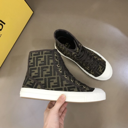 New Arrivals Fendi Top sneakers For Men in 206621